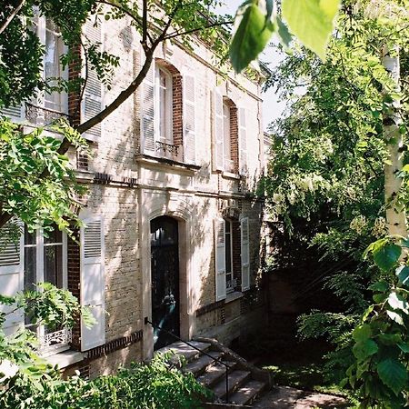Au Fil De Troyes Bed and Breakfast Sainte-Savine Exteriör bild